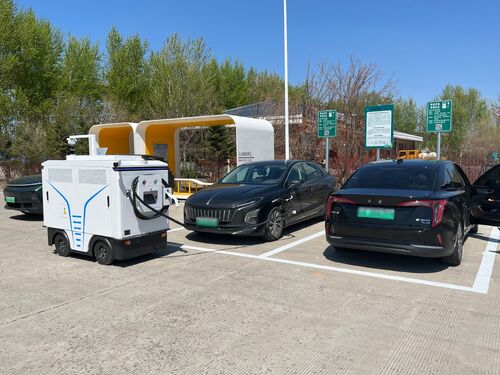 Ultimi blog aziendali su Soluzione di ricarica intelligente per autostrade consegnata | Il robot di ricarica mobile di Door alimenta i viaggi delle vacanze